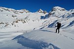 Salita con ciaspole da Carona al Rifugio Calvi in un mare di neve (11 gennaio 09) - FOTOGALLERY
